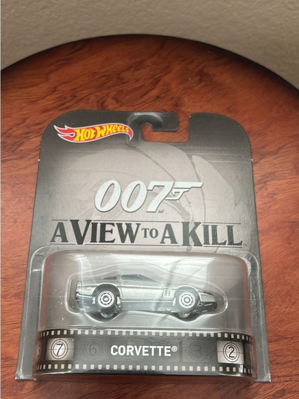 Hot Wheels Retro Entertainment 007 A View To A Kill Corvette